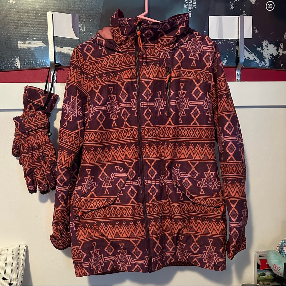 Burton snowboard/ski jacket + matching gloves